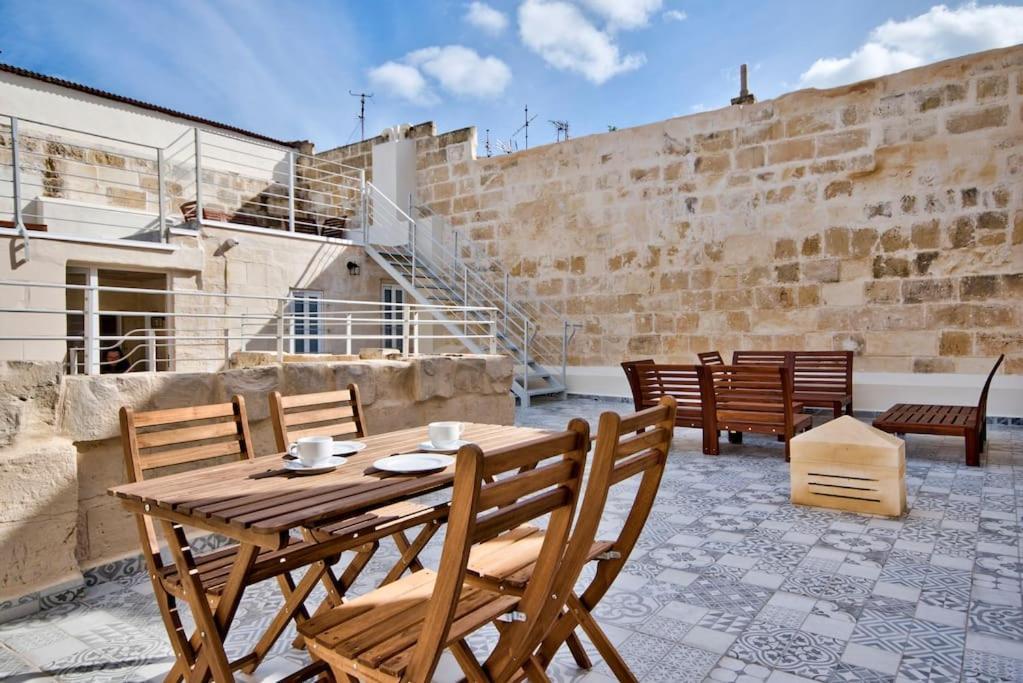 Vallettastay Old Lodge Apartment 1 Esterno foto